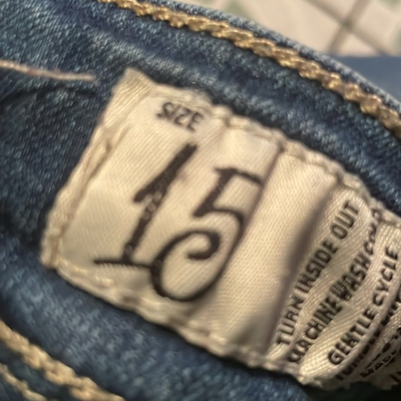 Lady Jean - Picture 11 of 12